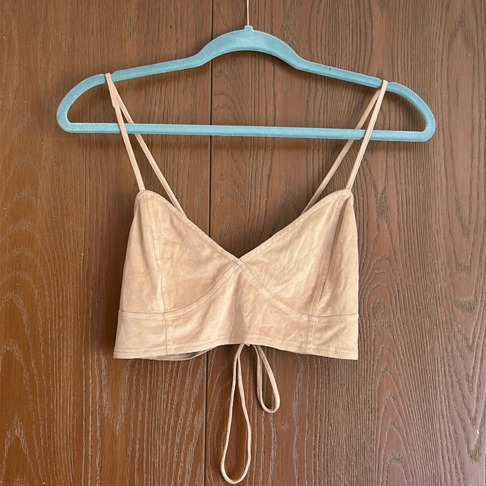 💚 6 items for $25 💚▪️ KENDALL & KYLIE ▪️ Suede Festival Top